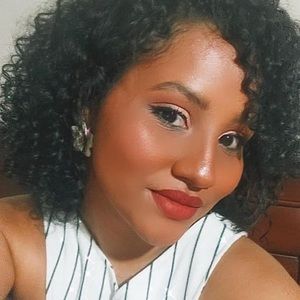 Meet your Posher, Alexia